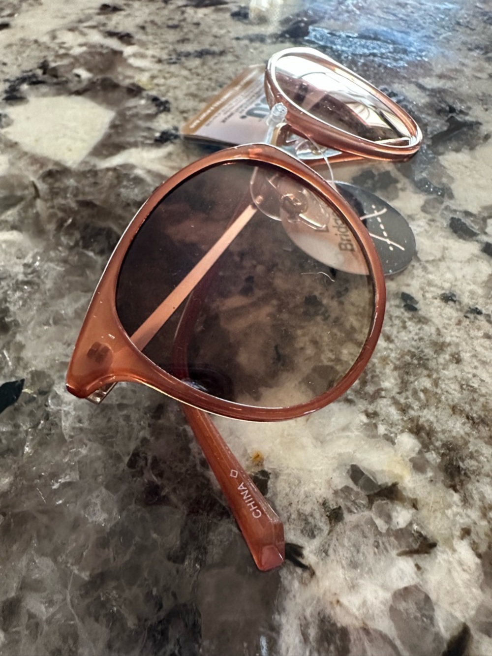Foster Grant you Chicago low bridge fit Gradient Lens Sunglasses - Picture 8 of 9